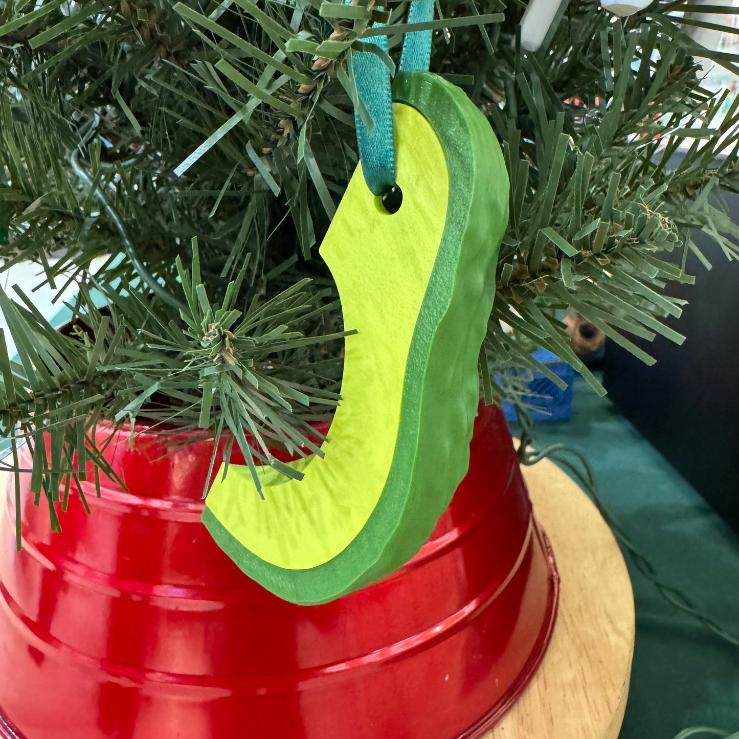 Raja de Aguacate Ornamento Navideño