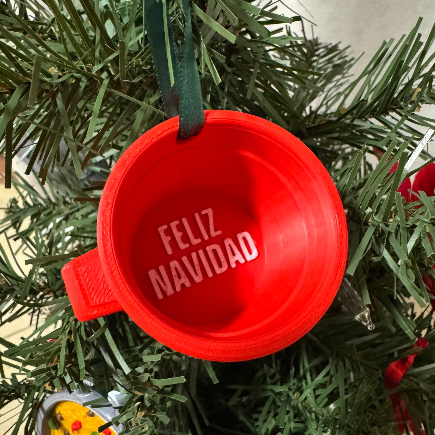 Taza de Mantequilla Mini Roja Ornamento Navideño